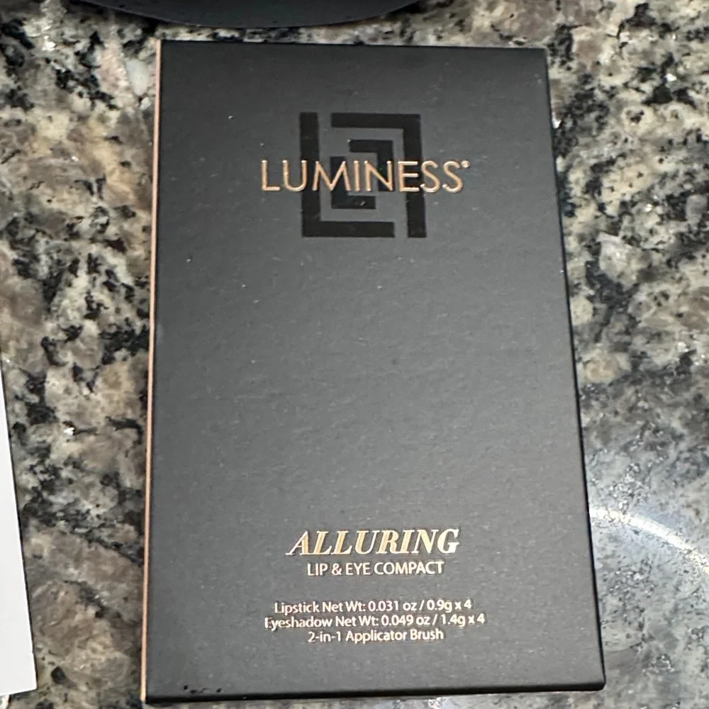 Luminess Breeze 2 airbrush Makeup, Foundation Sample Set bundle NEW